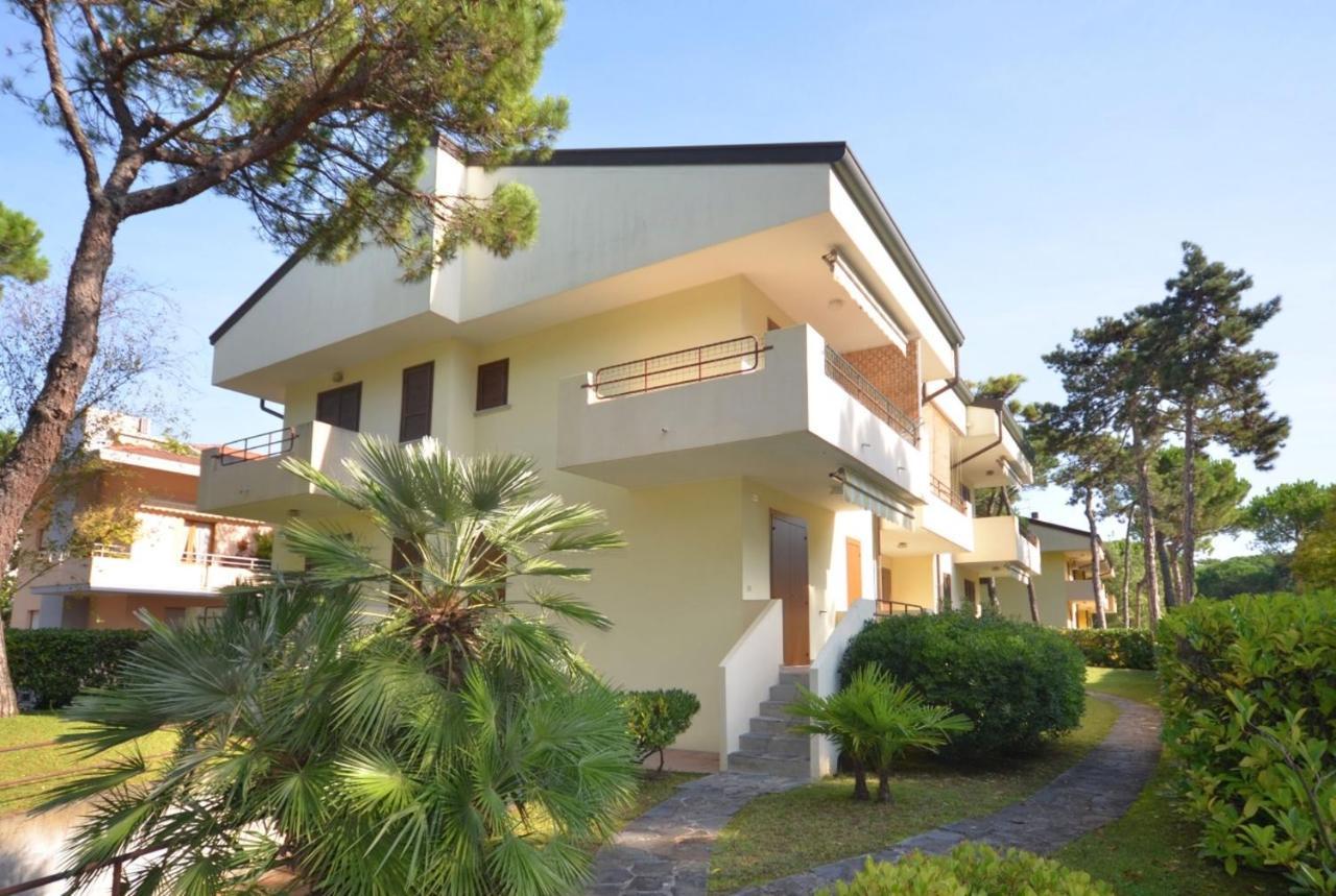Appartamenti Dei Fiori Lignano Sabbiadoro Exterior foto